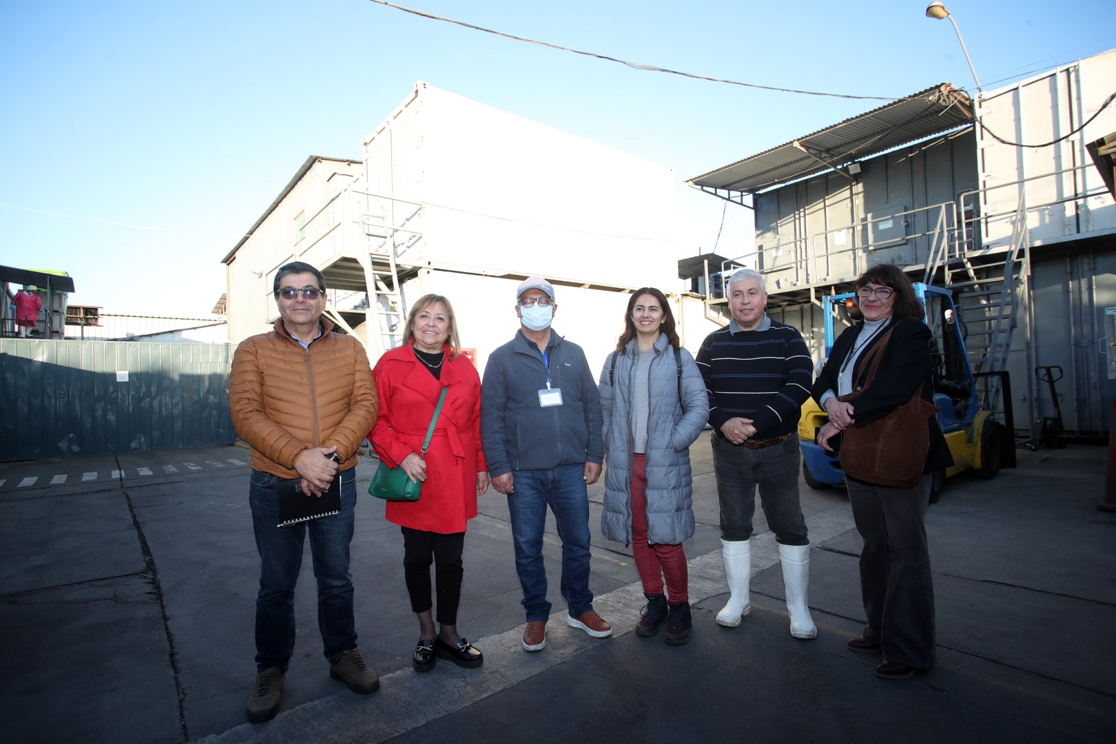 Creando lazos de Confianza: Juntas de Vecinos de Alto Peñuelas Visitan Pesquera Distrimar