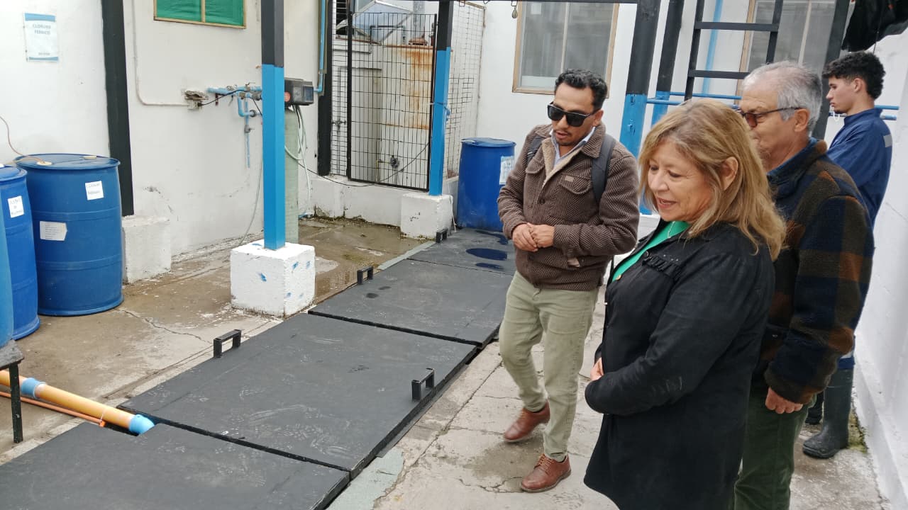 Dirigentes vecinales visitan pesquera Sea Star y valoran inversiones en tratamiento de RILes