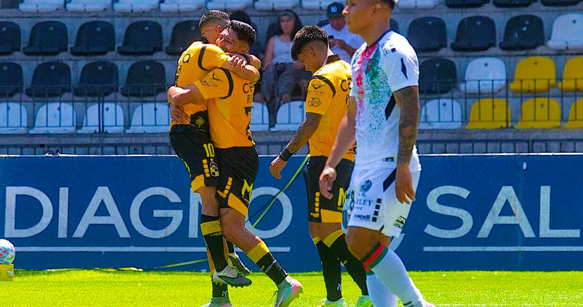 Crónica de una Resiliencia Pirata Coquimbo Unido Golea a Palestino con Diez Hombres