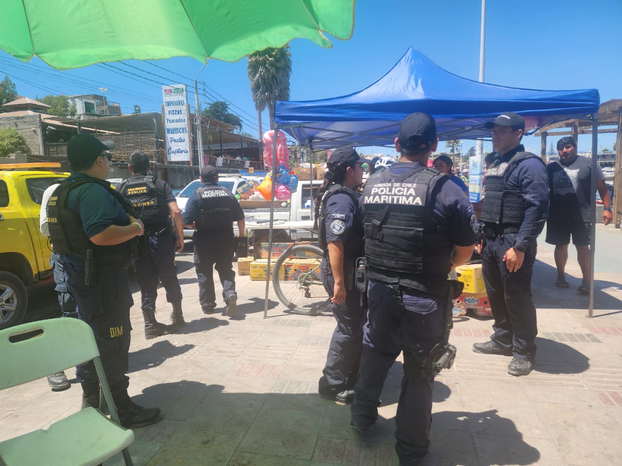 “Operativo Costanera” DISEP, Armada y Carabineros fiscalizan e incautan más de 900 productos de comercio ilegal instalados en el borde costero de Tongoy