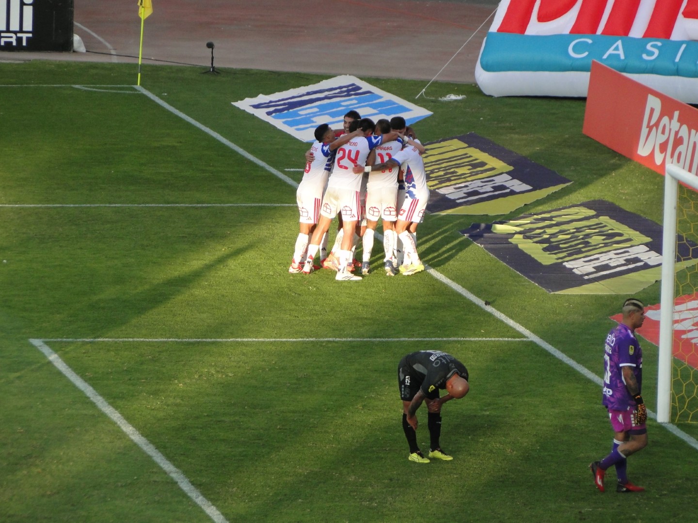 Coquimbo Unido paga caro su falta de finiquito y la U respira en el puerto